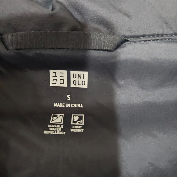 Uniqulo Packable Down Puffer Coat Women's Size Small Black Lightweight With Hood - Picture 2 of 10